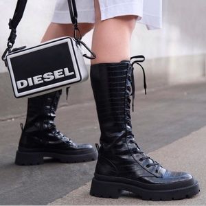 ✨ ZARA GLOSSY ANIMAL PRINT LACED HIGH SHAFT